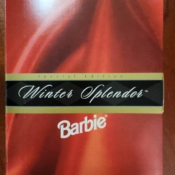 Avon Winter Splendor Barbie - Picture 6 of 9